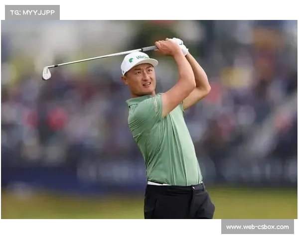 李昊桐英国大师赛次轮18号洞15英尺鸟推精彩回放成赛事高光时刻 李昊桐英国大师赛次轮18号洞15英尺鸟推精彩回放成赛事高光时刻