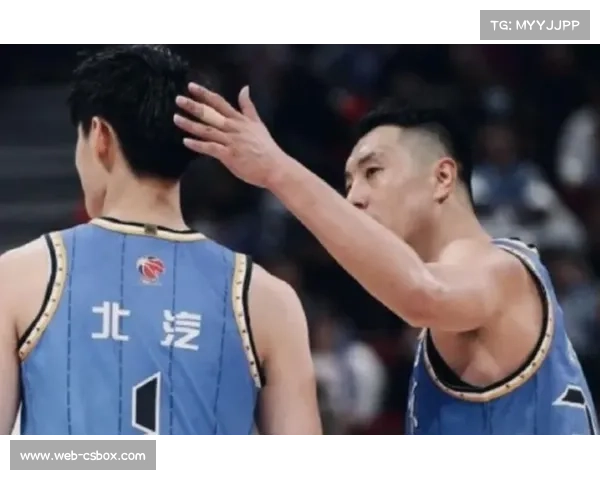 老将翟晓川强攻内线造犯规，难挽败局